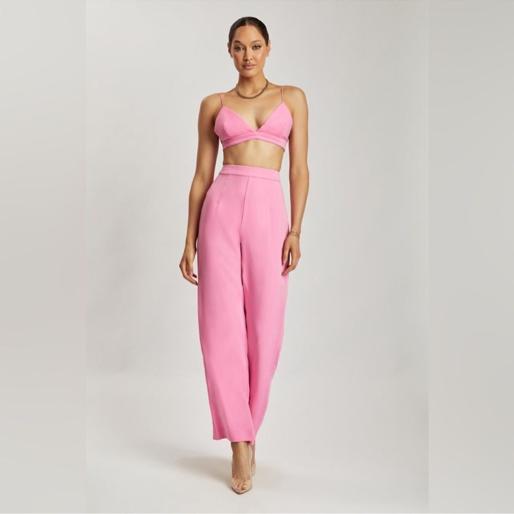 NWT CYNTHIA Triangle Bralette. Featuring thin spaghetti straps Size Small - Picture 6 of 15
